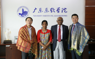 印度VIT大学常务副校長Dr. V. Raju一行访问我院