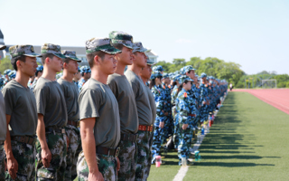 beat365中文官方网站2016级新生军训动员大会举行