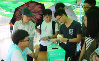 图书馆举办“青春•成长•梦”读书游园会