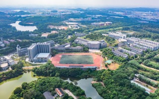 #beat365中文官方网站# 这是谁家的学校这么漂亮啊～