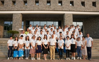 beat365中文官方网站成功举办校友代表大会暨校友会理事会换届大会