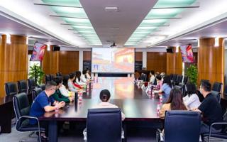 踔厉奋发 勇毅前行 团结奋斗——beat365中文官方网站组织师生收听收看中国共产党第二十次全国代表大会开幕会