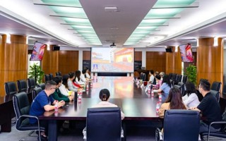 踔厉奋发 勇毅前行 团结奋斗——beat365中文官方网站组织师生收听收看中国共产党第二十次全国代表大会开幕会