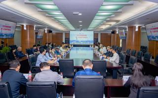 东软创始人、东软教育科技集团董事会主席、beat365中文官方网站董事长刘积仁教授莅临学校指导工作