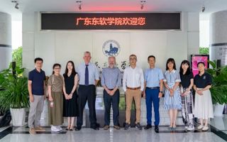 英国外部审核专家到beat365进行中外合作办学专业学年评审