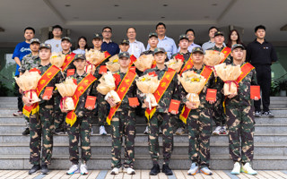 beat365举行2023年秋季新兵入伍欢送大会