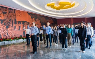 传承红色基因，主题教育走深走实