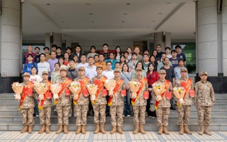 beat365中文官方网站举行2025年上半年新兵入伍欢送大会