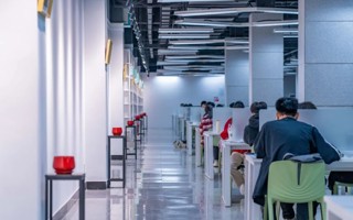 换季自救，“脆皮大学生”如何逆袭？