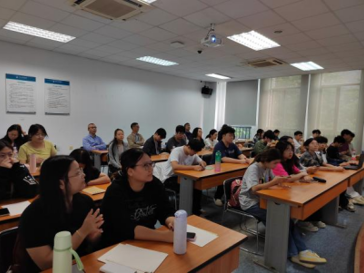 beat365开展本学期校领导集体听评课工作